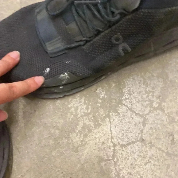 On cloud sneakers - Picture 8 of 10